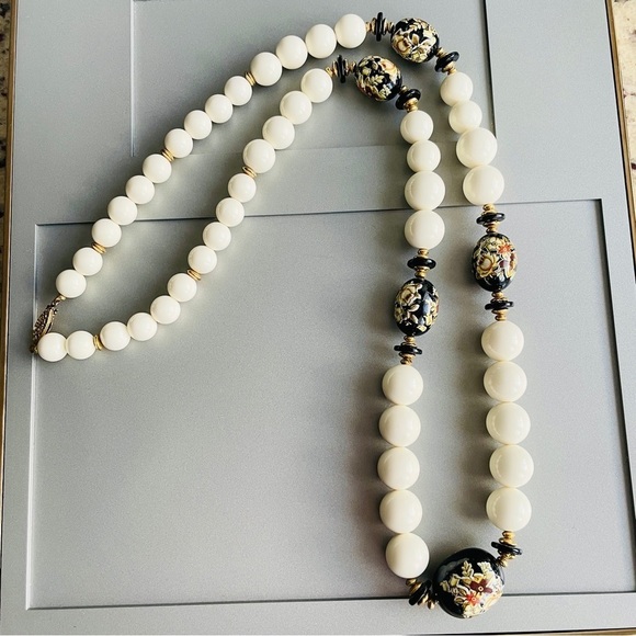 Vintage Painted Wooden Beads Faux Pearl Graduated Asian Necklace Cloison… - Picture 4 of 9